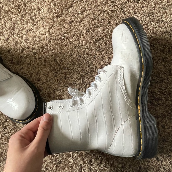 Doc Martens- 1460 W Patent Leather Croc Emboss - Picture 8 of 11